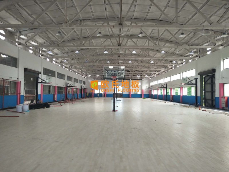 专业与家用乒乓球木地板，赛场级性能的坚实基座